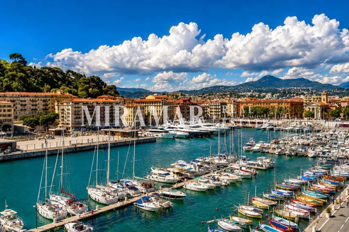 Exclusivité : 3/4 Pièces en Avant Dernier Etage  Port de Nice