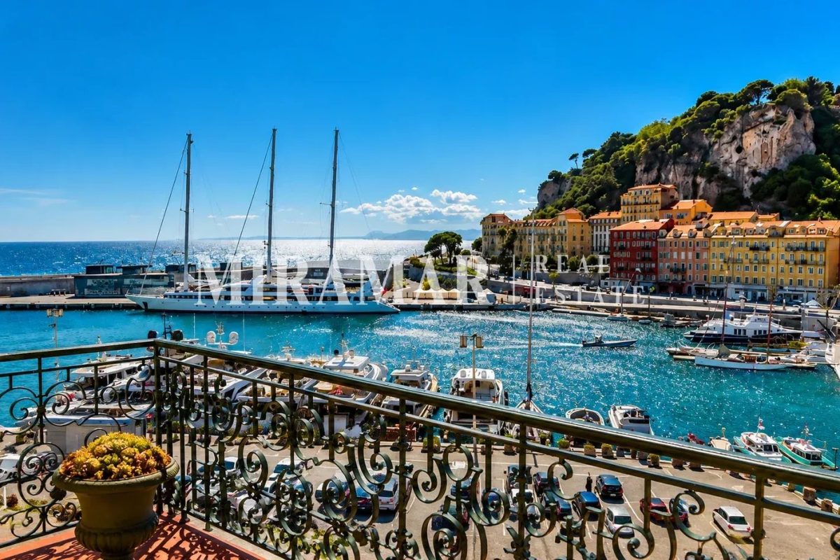 Exclusivité : 3/4 Pièces en Avant Dernier Etage  Port de Nice