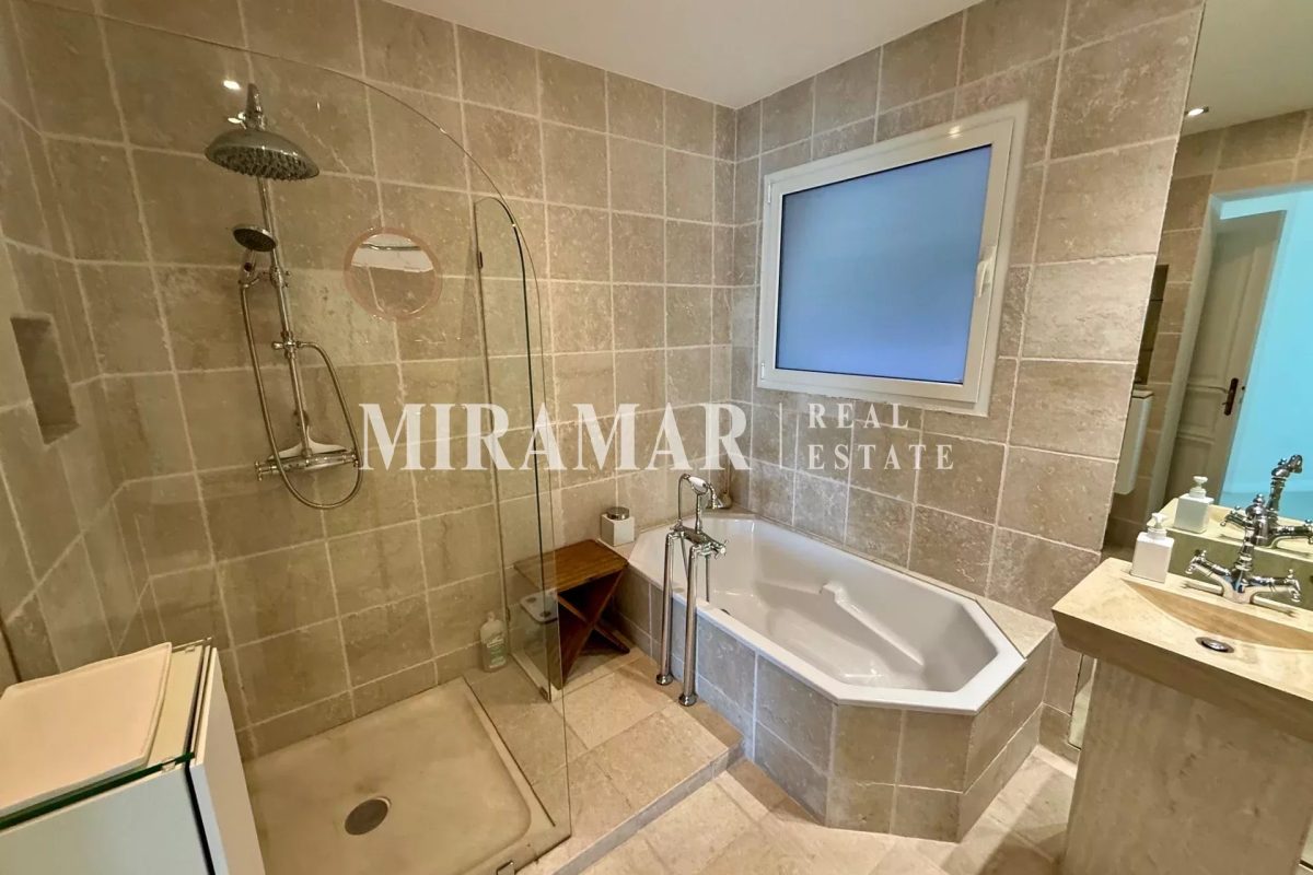 Nice Jean Lorrain - Appartement Pieds dans l'Eau