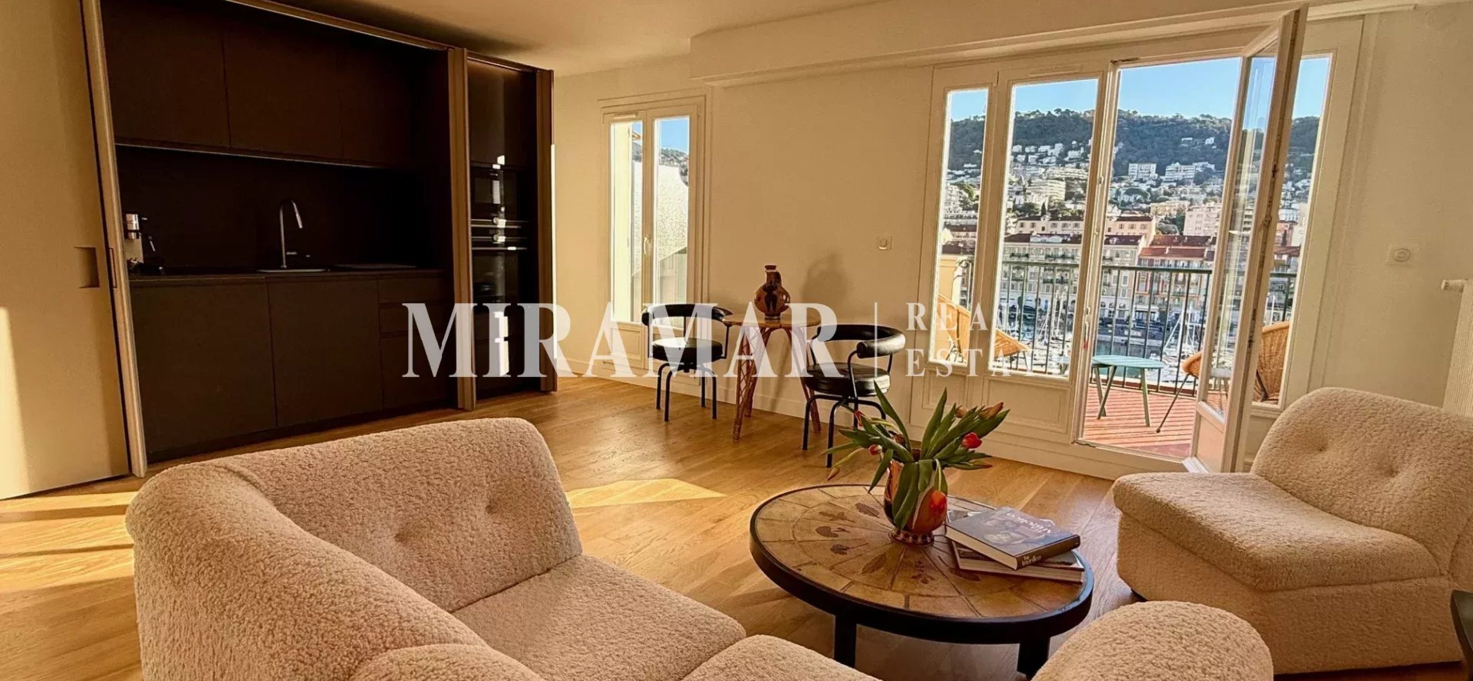 Port de Nice : Rare Dernier Etage