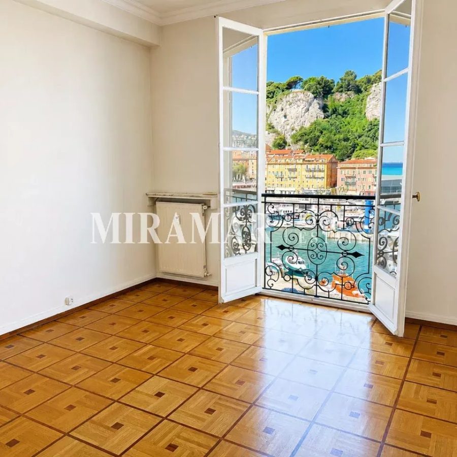 Exclusivité : 3/4 Pièces en Avant Dernier Etage  Port de Nice