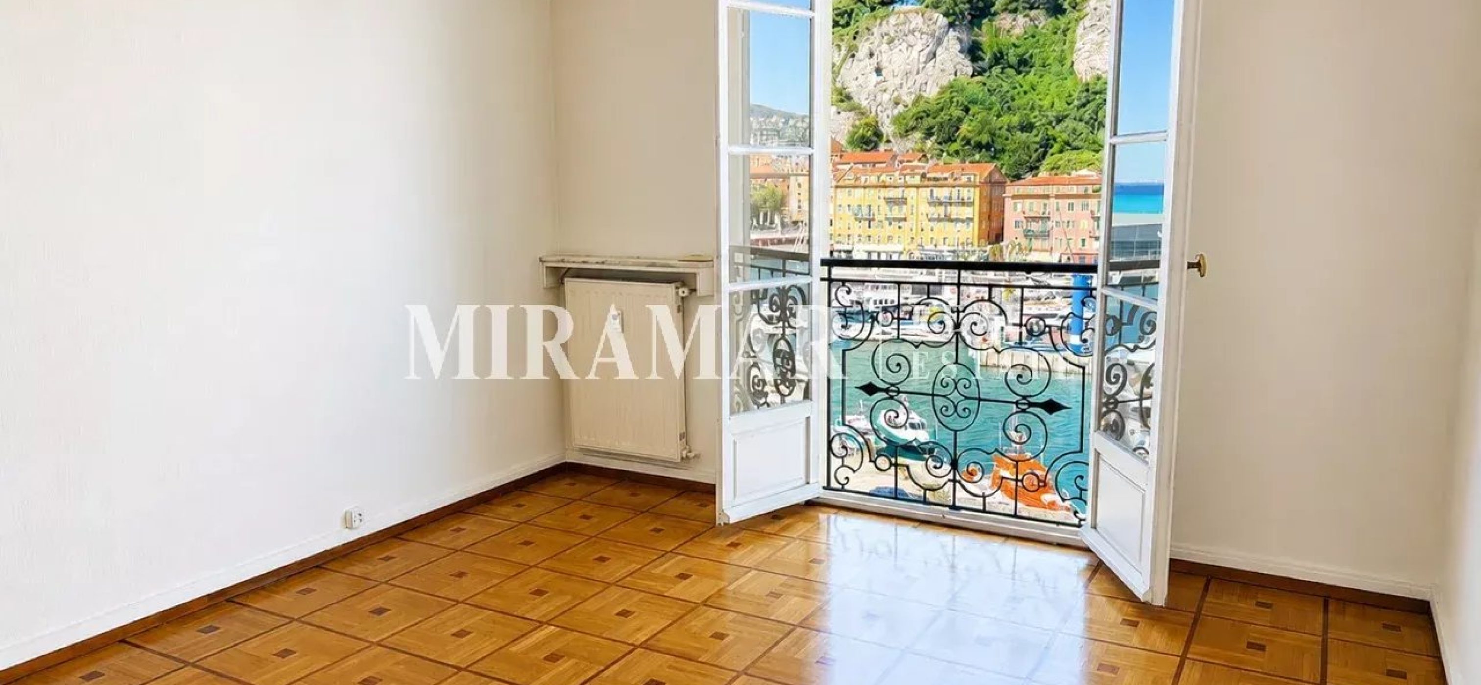 Exclusivité : 3/4 Pièces en Avant Dernier Etage  Port de Nice