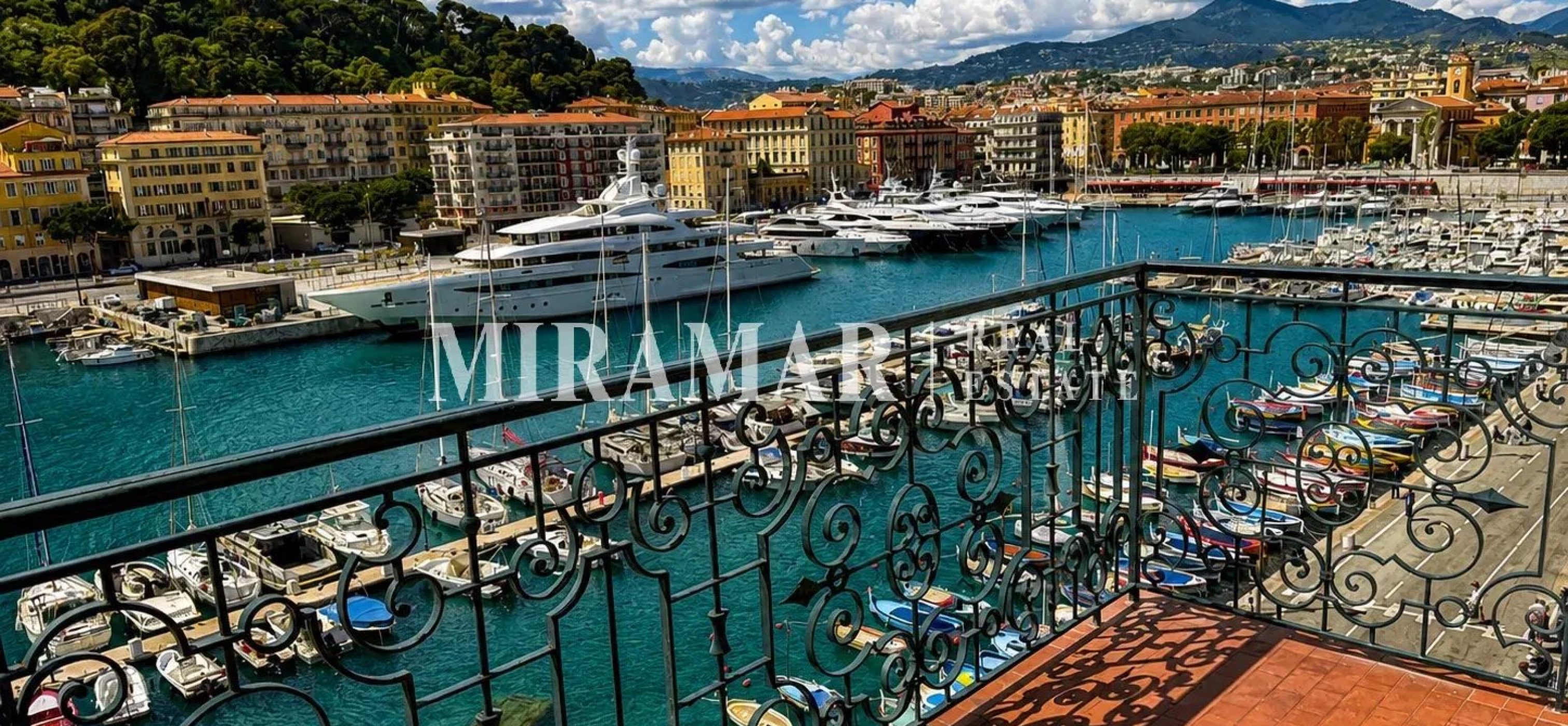 Exclusivité : 3/4 Pièces en Avant Dernier Etage  Port de Nice