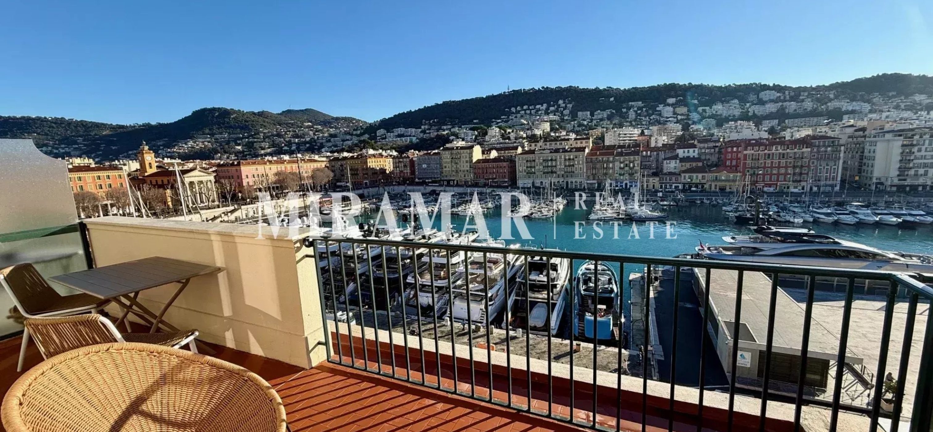 Port de Nice : Rare Dernier Etage