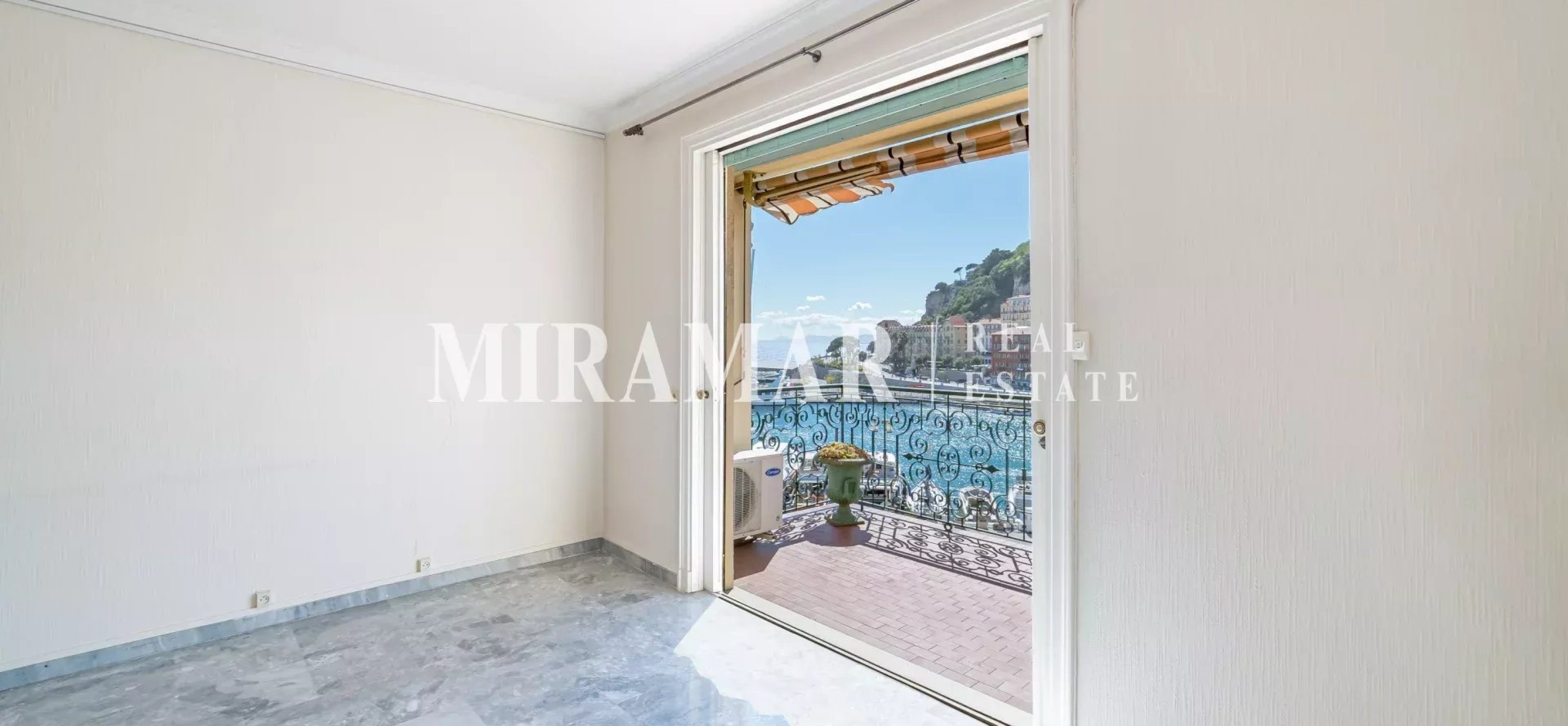 Exclusivité : 3/4 Pièces en Avant Dernier Etage  Port de Nice