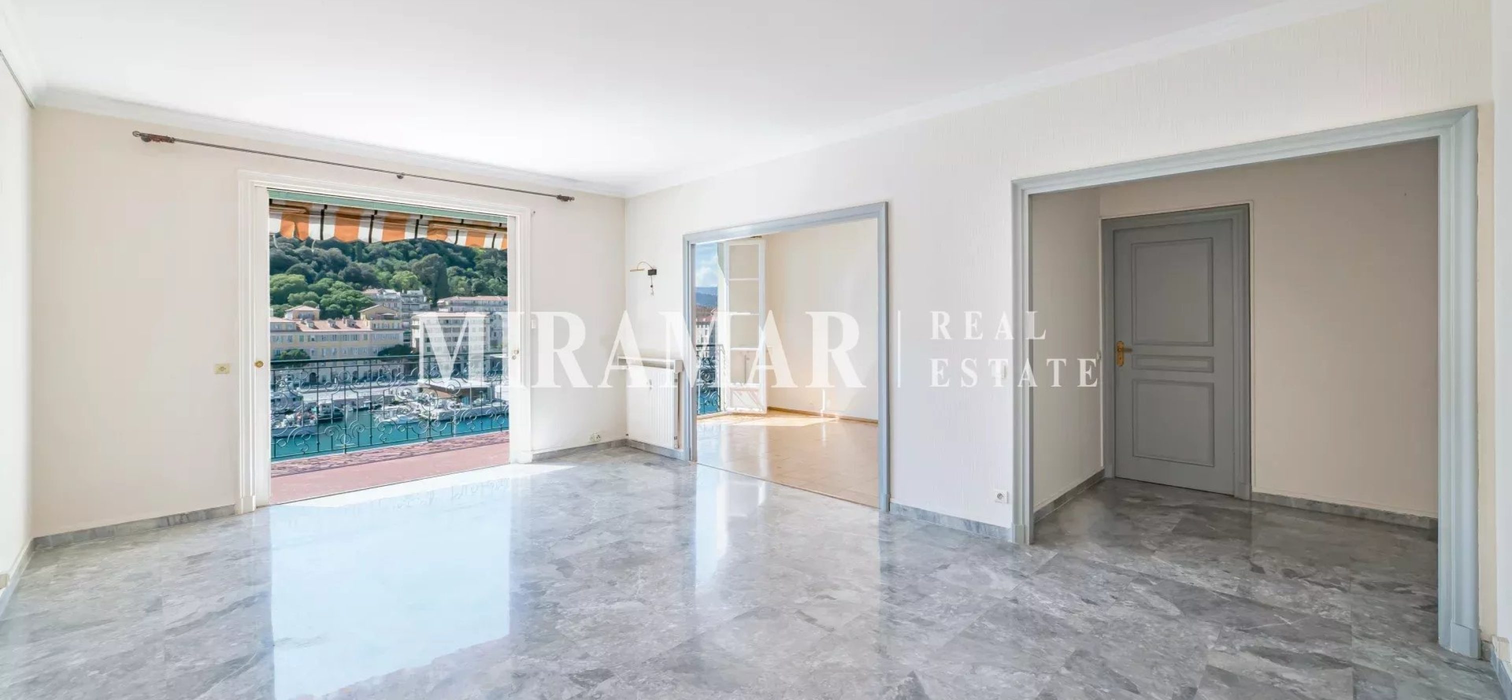 Exclusivité : 3/4 Pièces en Avant Dernier Etage  Port de Nice
