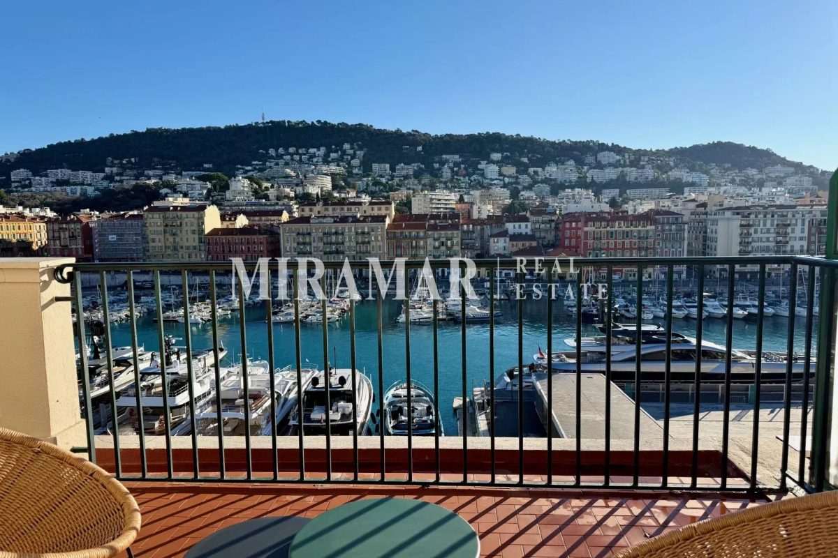 Port de Nice : Rare Dernier Etage