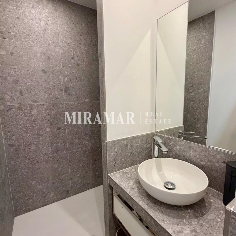 Port de Nice : Rare Dernier Etage