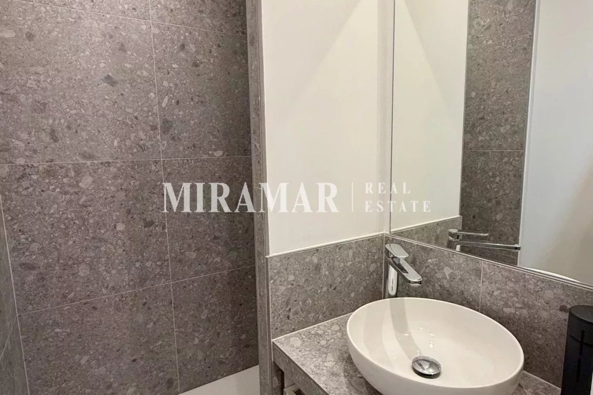 Port de Nice : Rare Dernier Etage